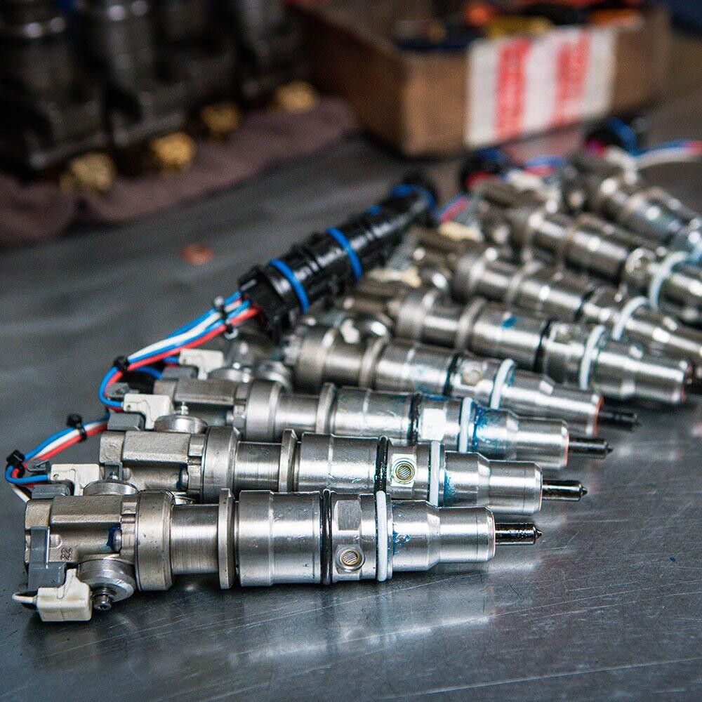 6.0 Powerstroke Injectors 200 Percent Over Premium Hybrid 400CC Injectors 2003-2007 Ford F-250/F-350/F-450/F-550/ Excursion (Set of 8) Holders Diesel Performance